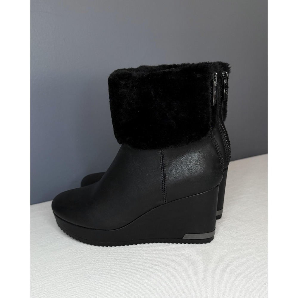 DKNY Nadra Boots Women 8 Black Faux Fur Shearling Wedge Ankle Booties Zip Winter